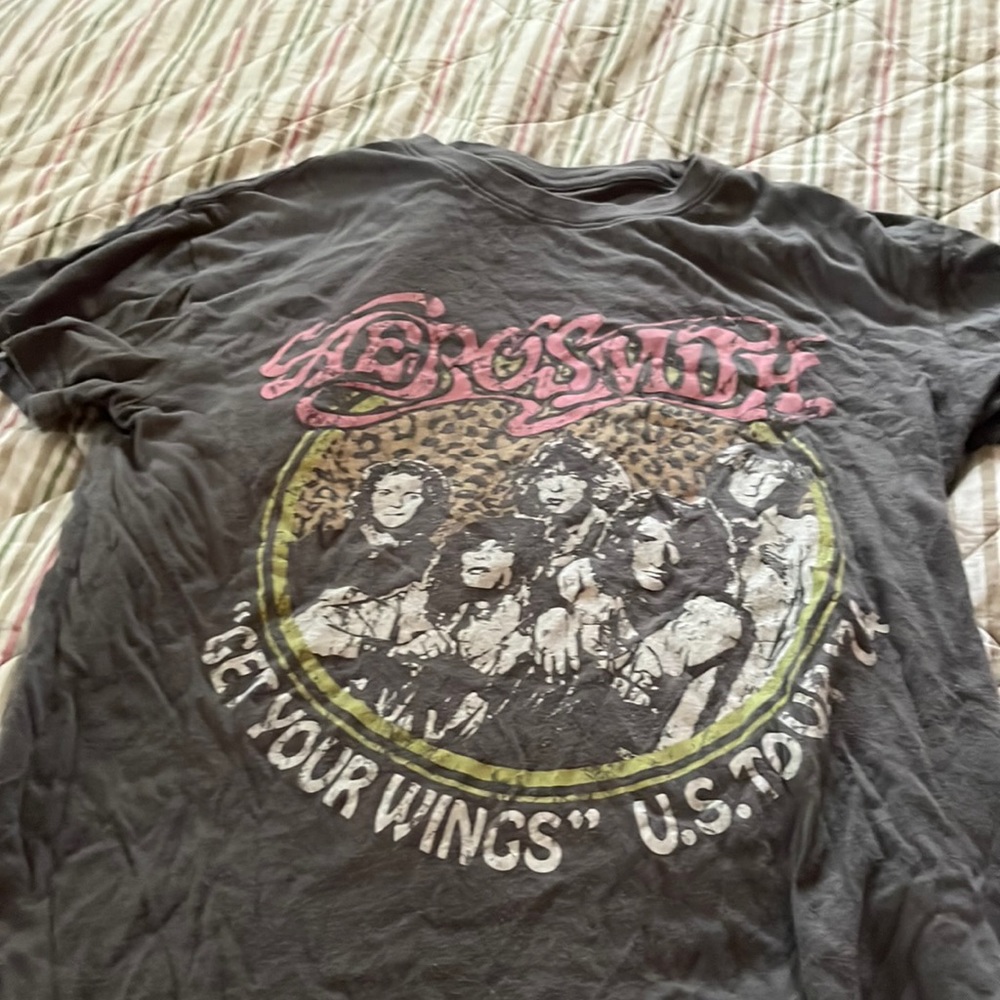 aerosmith size small grey t-shirt